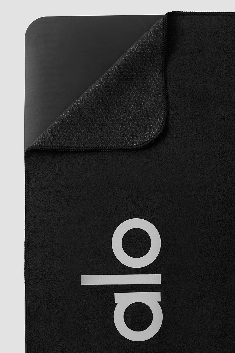 Grounded No-Slip Towel - Black 4 Grounded No-Slip Towel - Black - Image 2