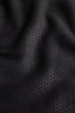 Grounded No-Slip Towel - Black 8 Grounded No-Slip Towel - Black -Alo Fashion Store A0029U 01 b1 a2