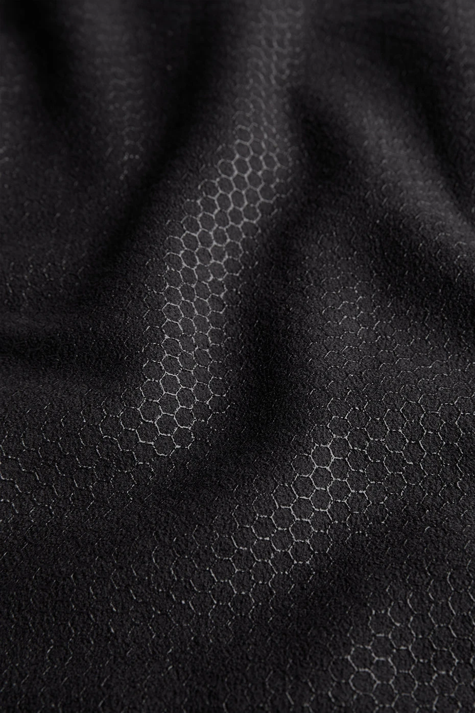 Grounded No-Slip Towel - Black 5 Grounded No-Slip Towel - Black - Image 3