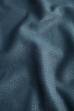 Grounded No-Slip Towel - Eclipse 8 Grounded No-Slip Towel - Eclipse -Alo Fashion Store A0029U 02597 b1 a2