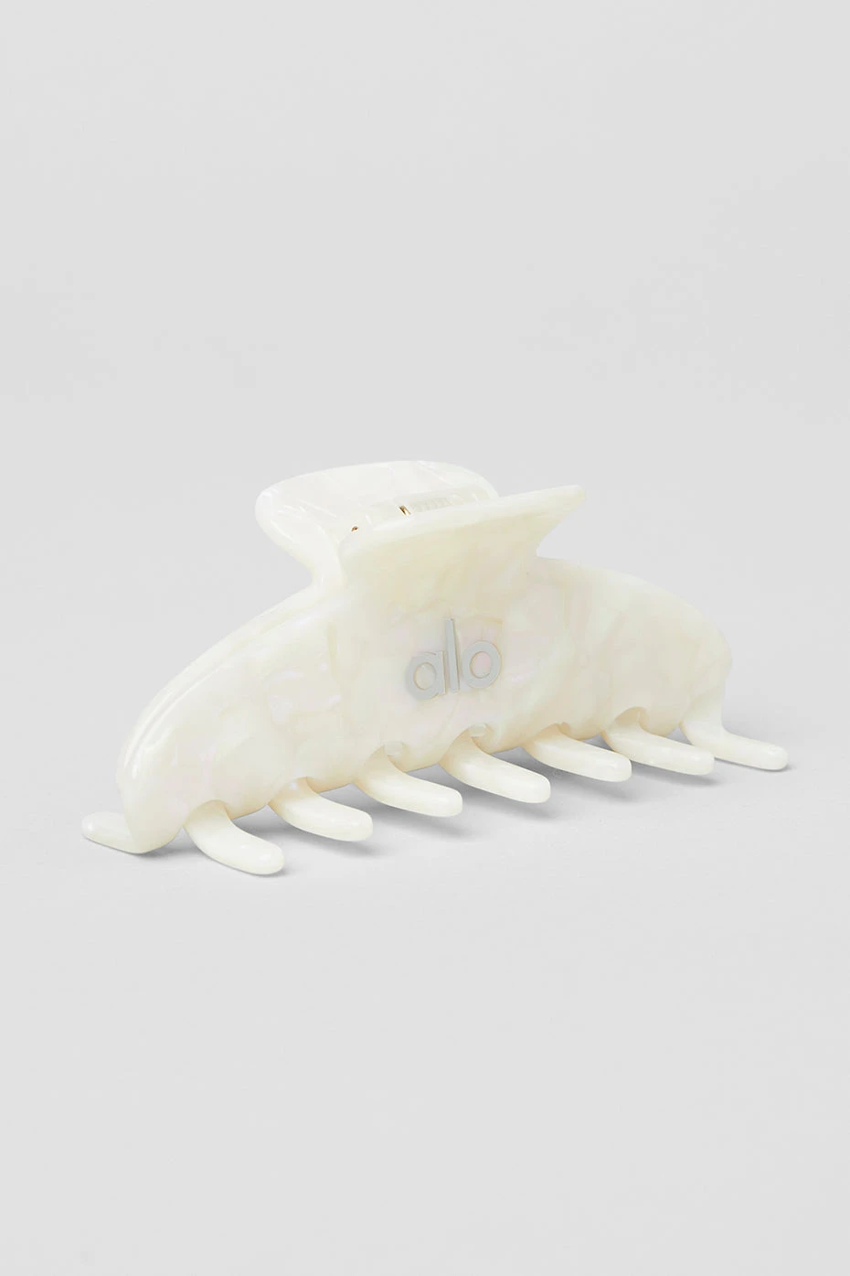 90's Claw Clip - White Pearl 3 90's Claw Clip - White Pearl