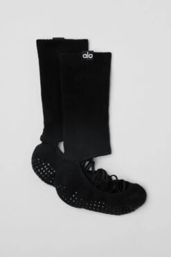 Women's Strappy Siren Grip Sock - Black -Alo Fashion Store A0411W 01 b1 a1
