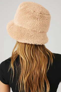 Foxy Sherpa Bucket Hat - Camel -Alo Fashion Store A0461U 01660 b1 a2 m89