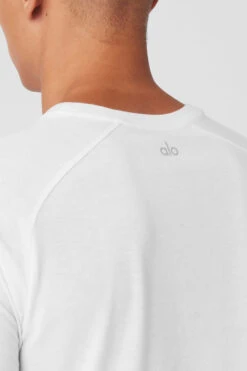 Triumph Raglan Tee - White -Alo Fashion Store M1133R 00 b1 s3 a4 1 m154