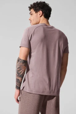 Triumph Raglan Tee - Mushroom 9 Triumph Raglan Tee - Mushroom -Alo Fashion Store M1133R 05498 b1 s1 a2 1 m214