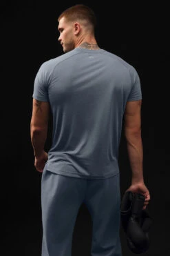 Triumph Raglan Tee - Steel Grey 9 Triumph Raglan Tee - Steel Grey -Alo Fashion Store M1133R 05541 b1 s1 a2 1 m108