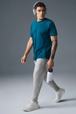 Triumph Raglan Tee - Eclipse Blue 9 Triumph Raglan Tee - Eclipse Blue -Alo Fashion Store M1133R 05600 b1 s1 a4 1 m214