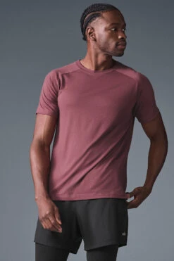 Triumph Raglan Tee - Burgundy Truffle 9 Triumph Raglan Tee - Burgundy Truffle -Alo Fashion Store M1133R 05815 b1 s1 a3 1 m221