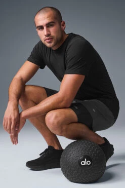 Conquer Reform Crewneck Short Sleeve - Black -Alo Fashion Store M1205R 01 b1 s1 a4 1 m180