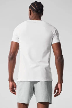 Alo Vapor Crewneck Short Sleeve - White 8 Alo Vapor Crewneck Short Sleeve - White -Alo Fashion Store M1228R 00 b1 s1 a2 1 m221