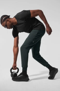 Alo Vapor Crewneck Short Sleeve - Black -Alo Fashion Store M1228R 01 b1 s1 a5 1 m221