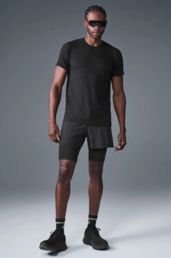 Triumph Tee - Black 11 Triumph Tee - Black -Alo Fashion Store M1257R 01 b1 s3 a5 m225