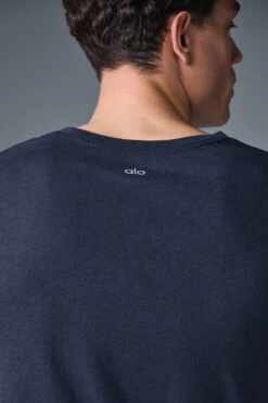 The Triumph Muscle Tank - Navy 9 The Triumph Muscle Tank - Navy -Alo Fashion Store M2033R 03842 b1 s1 a3 1 m214