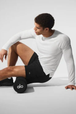 Triumph Long Sleeve Tee - White -Alo Fashion Store M3079R 00 b1 s1 a3 1 m198