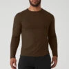 Idol Long Sleeve Performance Tee - Espresso 1 Idol Long Sleeve Performance Tee - Espresso -Alo Fashion Store M3123R 04064 b1 s3 a1 1 m130