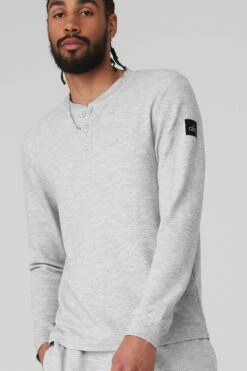 Micro Waffle Fast Break Henley - Athletic Heather Grey -Alo Fashion Store M3148R 02910 b1 s3 a4 1 m92