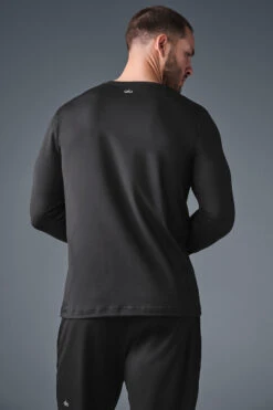 Conquer Reform Crewneck Long Sleeve - Black 8 Conquer Reform Crewneck Long Sleeve - Black -Alo Fashion Store M3181R 01 b1 s1 a2 1 m226