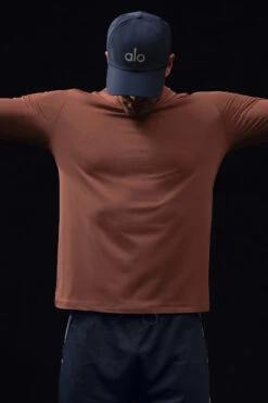 Conquer Reform Long Sleeve With Hood - Chestnut 11 Conquer Reform Long Sleeve With Hood - Chestnut -Alo Fashion Store M3199R 03500 b1 s1 a5 1 m180