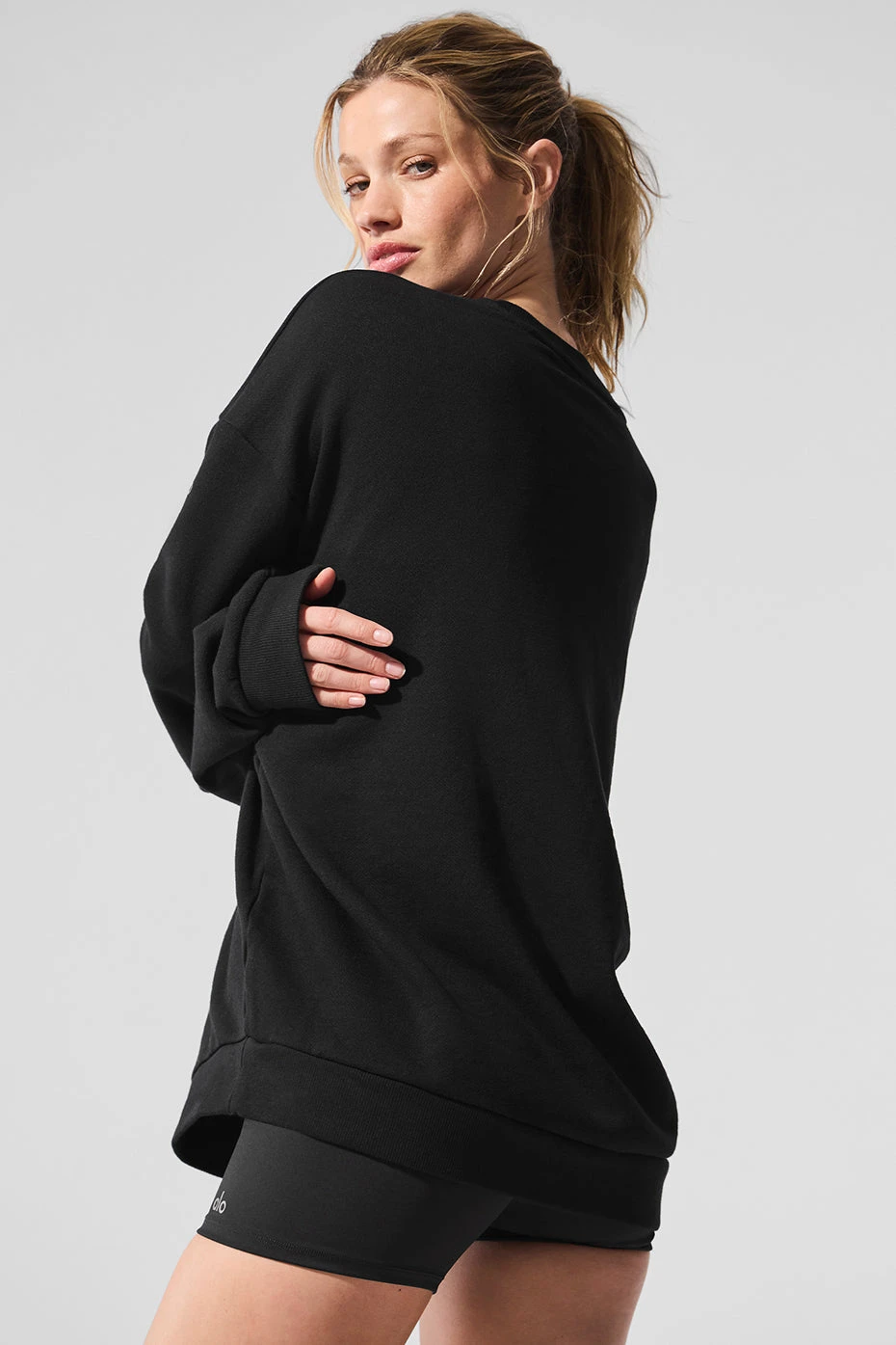 Chill Crew Neck Pullover - Black 4 Chill Crew Neck Pullover - Black - Image 2