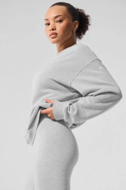 Chill Crew Neck Pullover - Athletic Heather Grey 10 Chill Crew Neck Pullover - Athletic Heather Grey -Alo Fashion Store M3207R 02910 b1 s1 a4 1 m206