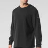 Elevate Waffle Long Sleeve Crew - Black -Alo Fashion Store M3265R 01 b1 s3 a1 m180