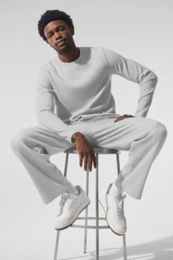 Elevate Waffle Long Sleeve Crew - Athletic Heather Grey -Alo Fashion Store M3265R 02910 b1 s3 a4 2 m225