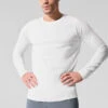 Alo Vapor Crewneck Long Sleeve - White 2 Alo Vapor Crewneck Long Sleeve - White -Alo Fashion Store M3266R 00 b1 s1 a1 1 m214