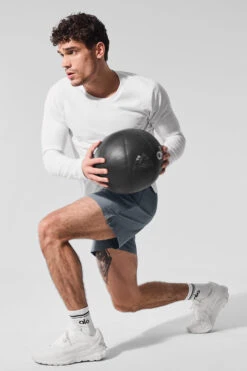 Alo Vapor Crewneck Long Sleeve - White 12 Alo Vapor Crewneck Long Sleeve - White -Alo Fashion Store M3266R 00 b1 s1 a4 1 m214