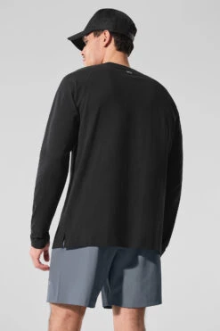Alo Vapor Crewneck Long Sleeve - Black 8 Alo Vapor Crewneck Long Sleeve - Black -Alo Fashion Store M3266R 01 b1 s1 a2 1 m214