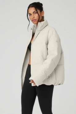 Stretch Woven Street Puffer - Bone 8 Stretch Woven Street Puffer - Bone -Alo Fashion Store M4134R 03040 b1 s1 a3 1 m18