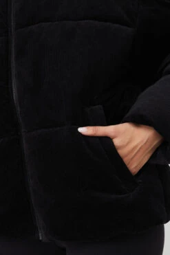 Corduroy Stage Puffer - Black -Alo Fashion Store M4139R 01 b1 s1 a4 2 m54
