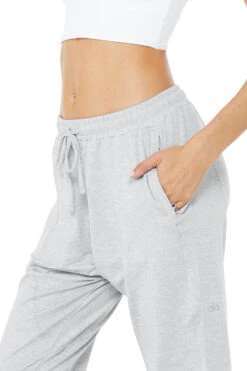 Conquer Revitalize Pant - Athletic Heather Grey 9 Conquer Revitalize Pant - Athletic Heather Grey -Alo Fashion Store M5070R 02910 b1 s1 a3 1 m78