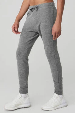 The Triumph Sweatpant - Grey Triblend 8 The Triumph Sweatpant - Grey Triblend -Alo Fashion Store M5079R 01502 b1 s3 a2 1 m75