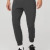 Co-Op 7/8 Pant - Anthracite 2 Co-Op 7/8 Pant - Anthracite -Alo Fashion Store M5083R 02125 b1 s3 a1 1 m75