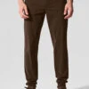 Co-Op Pant - Espresso 2 Co-Op Pant - Espresso -Alo Fashion Store M5084R 04064 b1 s3 a1 1 m214