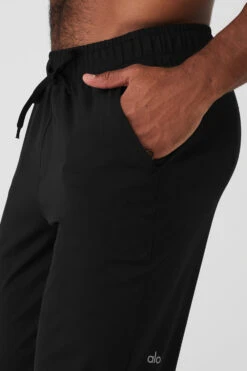 Conquer Pulse Pant - Black 10 Conquer Pulse Pant - Black -Alo Fashion Store M5137R 01 b1 s3 a4 1 m93