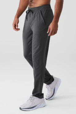 Conquer Pulse Pant - Anthracite 9 Conquer Pulse Pant - Anthracite -Alo Fashion Store M5137R 02125 b1 s3 a3 1 m93