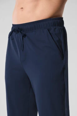 Conquer Pulse Pant - Navy 10 Conquer Pulse Pant - Navy -Alo Fashion Store M5137R 03842 b1 s1 a4 1 m214