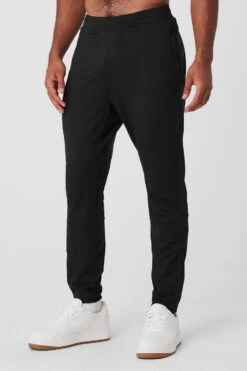 Conquer React Performance Pant - Black -Alo Fashion Store M5142R 01 b1 s3 a2 1 m93