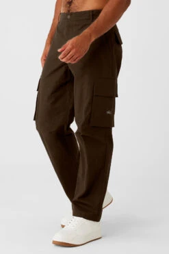 Cargo Ripstop Trouser - Espresso 8 Cargo Ripstop Trouser - Espresso -Alo Fashion Store M5159R 04064 b1 s3 a2 1 m93