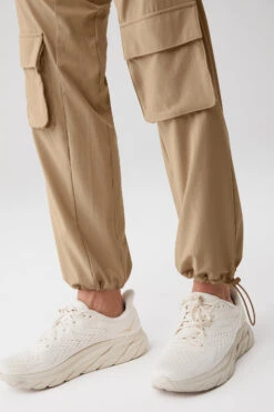 Cargo Venture Pant - Gravel -Alo Fashion Store M5165R 01347 b1 s3 a5 1 m108