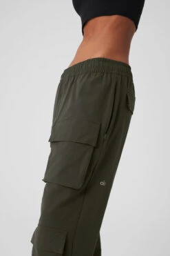 Cargo Venture Pant - Stealth Green 9 Cargo Venture Pant - Stealth Green -Alo Fashion Store M5165R 04672 b1 s1 a4 1 m18 90bc7e48 d711 43d8 92fb 88b711bdfaa6