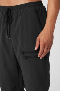 Takeaway Track Pant - Black 9 Takeaway Track Pant - Black -Alo Fashion Store M5172R 01 b1 s3 a4 1 m154