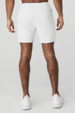 7" Traction Short - White 8 7" Traction Short - White -Alo Fashion Store M6081R 00 b1 s3 a3 1 m93