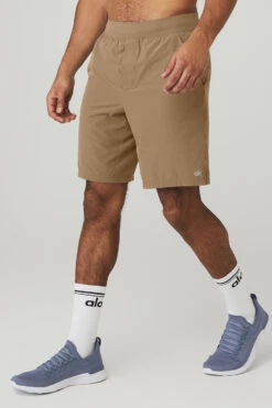 9'' Repetition Short - Gravel 8 9'' Repetition Short - Gravel -Alo Fashion Store M6096R 01347 b1 s3 a3 1 m93