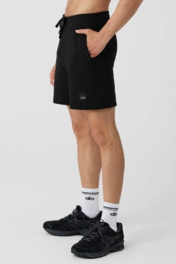 Quilted Stadium Short - Black 8 Quilted Stadium Short - Black -Alo Fashion Store M6103R 01 b1 s1 a2 1 m108