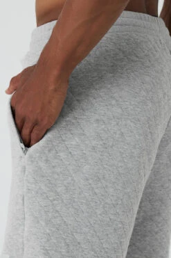 Quilted Stadium Short - Athletic Heather Grey 9 Quilted Stadium Short - Athletic Heather Grey -Alo Fashion Store M6103R 02910 b1 s1 a4 1 m149