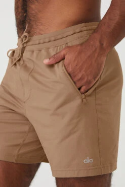 Conquer Reform Short - Gravel 9 Conquer Reform Short - Gravel -Alo Fashion Store M6107R 01347 b1 s3 a4 1 m93