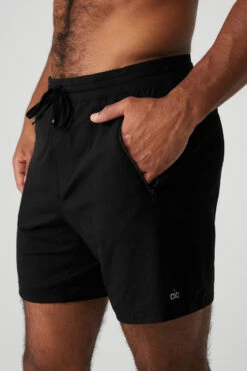 Conquer Reform Short - Black -Alo Fashion Store M6107R 01 b1 s3 a4 1 m93