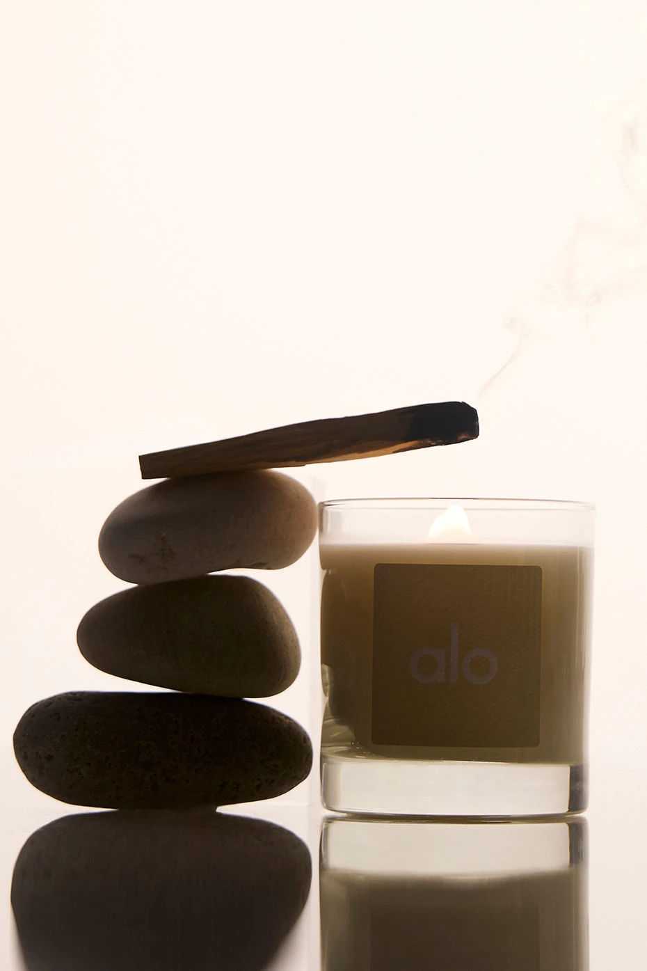 Alo Signature Candle - 8 Oz 3 Alo Signature Candle - 8 Oz